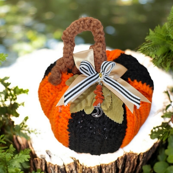 Handmade Crochet Decorative Halloween Pumpkin Decor - Set of 3 - Picture 5 of 10